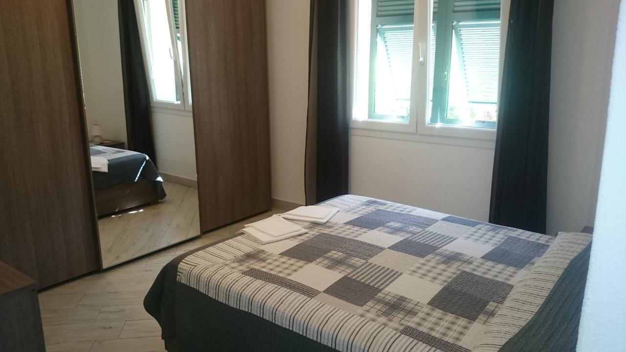 I Monili Apartment Moneglia Bagian luar foto